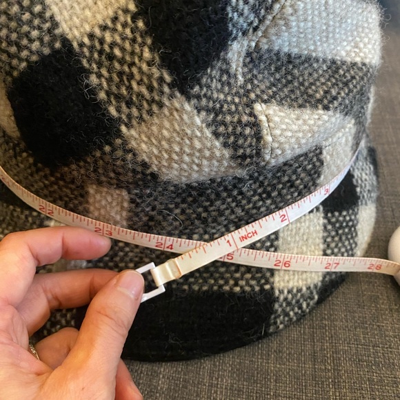 Burberry Wool Hat - Picture 5 of 7